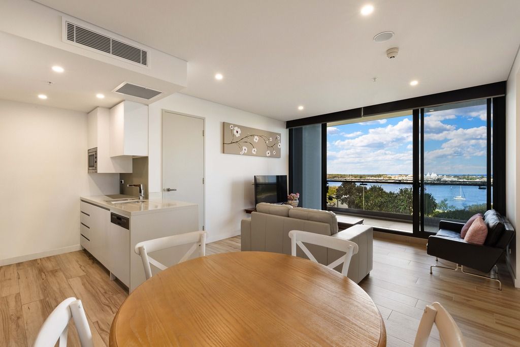 2 bedrooms Apartment / Unit / Flat in 709/2 Como Crescent SOUTHPORT QLD, 4215