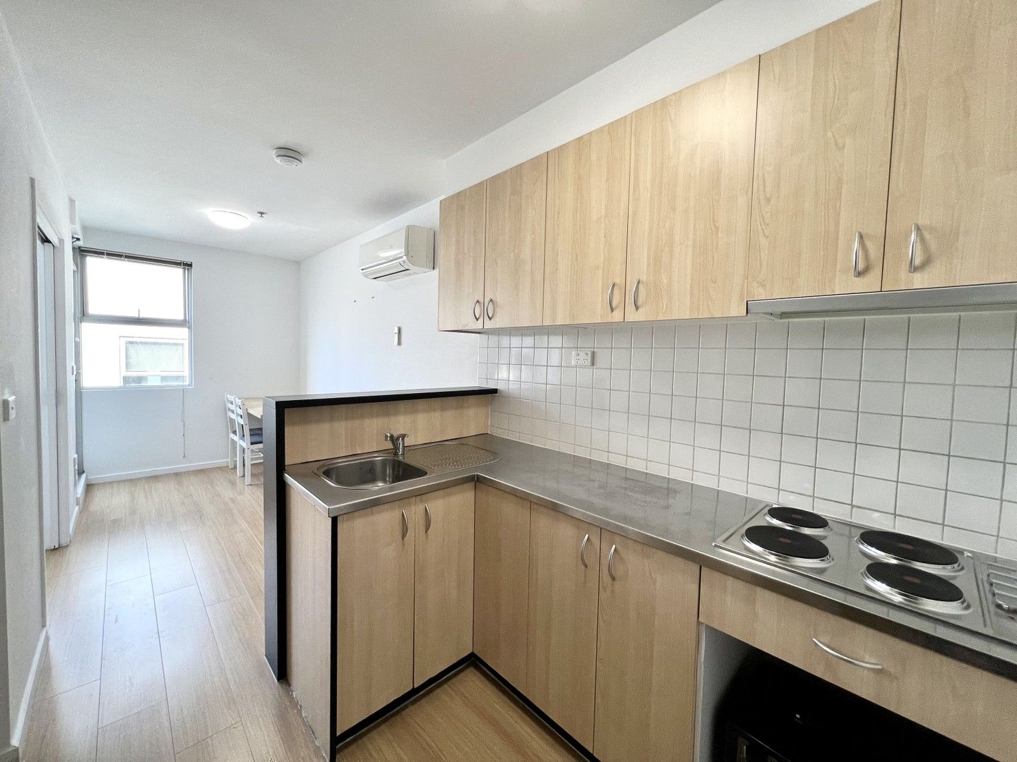 2 bedrooms Apartment / Unit / Flat in 909/488 Swanston Street CARLTON VIC, 3053