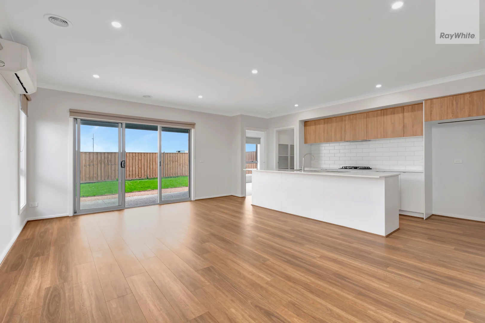 21 Bluestar Grove, Thornhill Park VIC 3335 - House For Rent | Domain