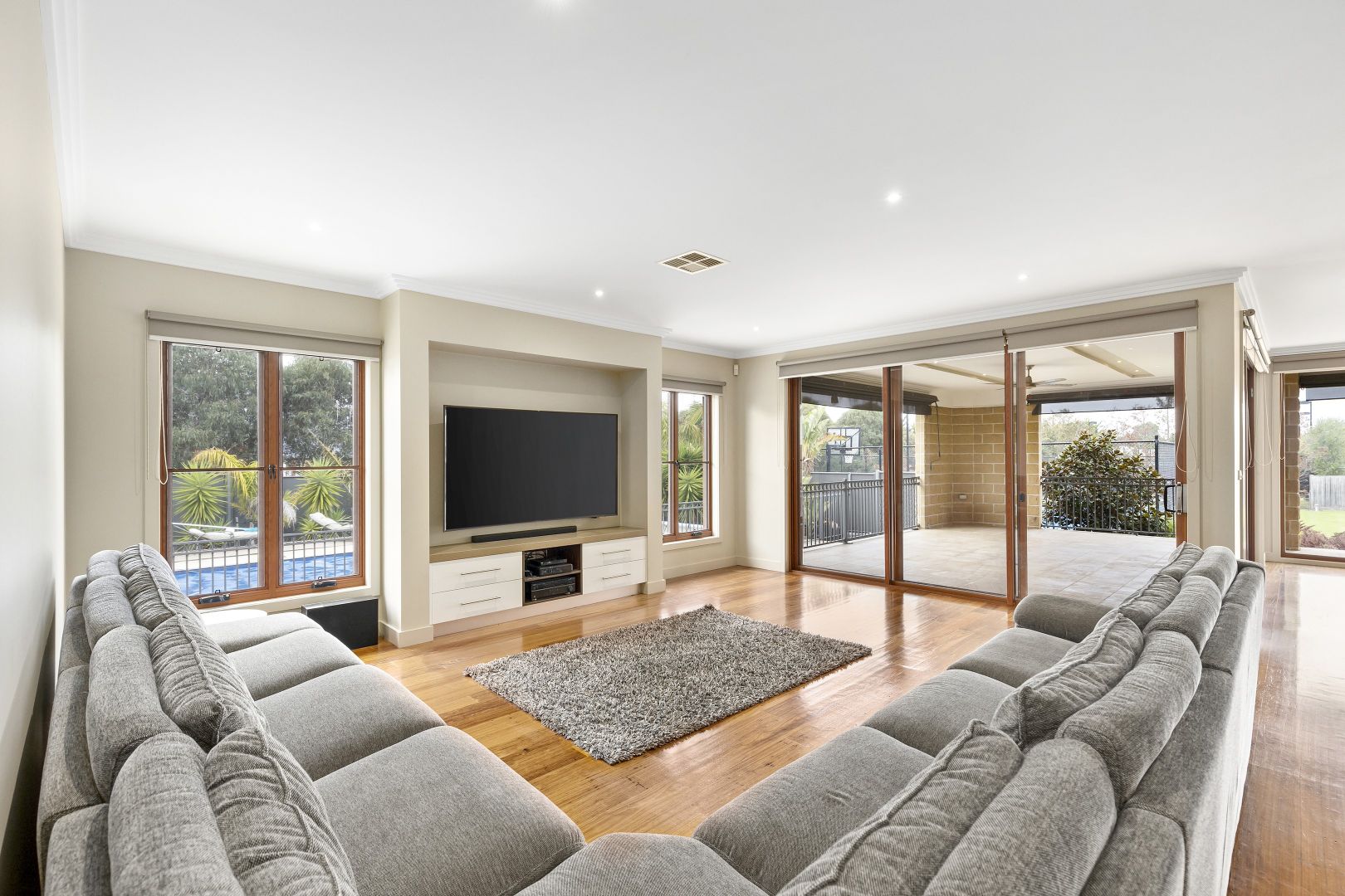 39 Highgrove Drive, Sunbury VIC 3429, Image 2