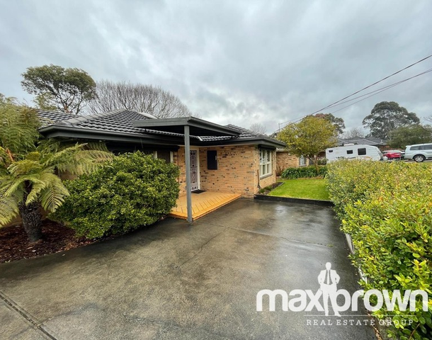 11 Ballantyne Crescent, Kilsyth VIC 3137