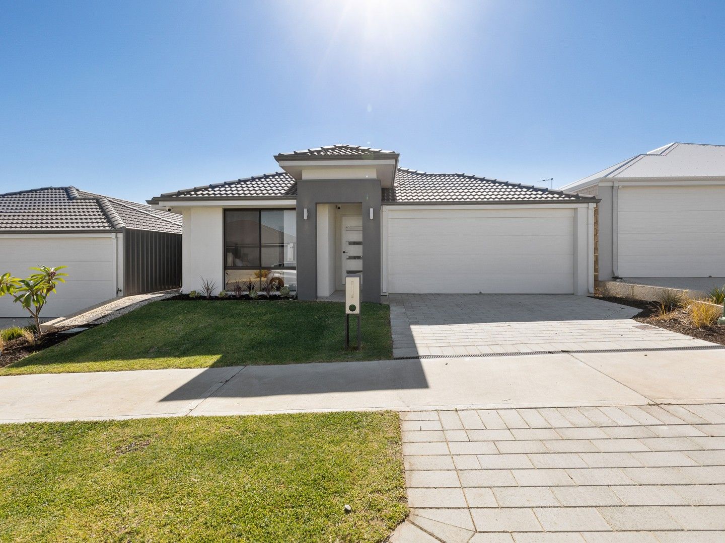4 bedrooms House in 9 Melbourne Loop HAMMOND PARK WA, 6164
