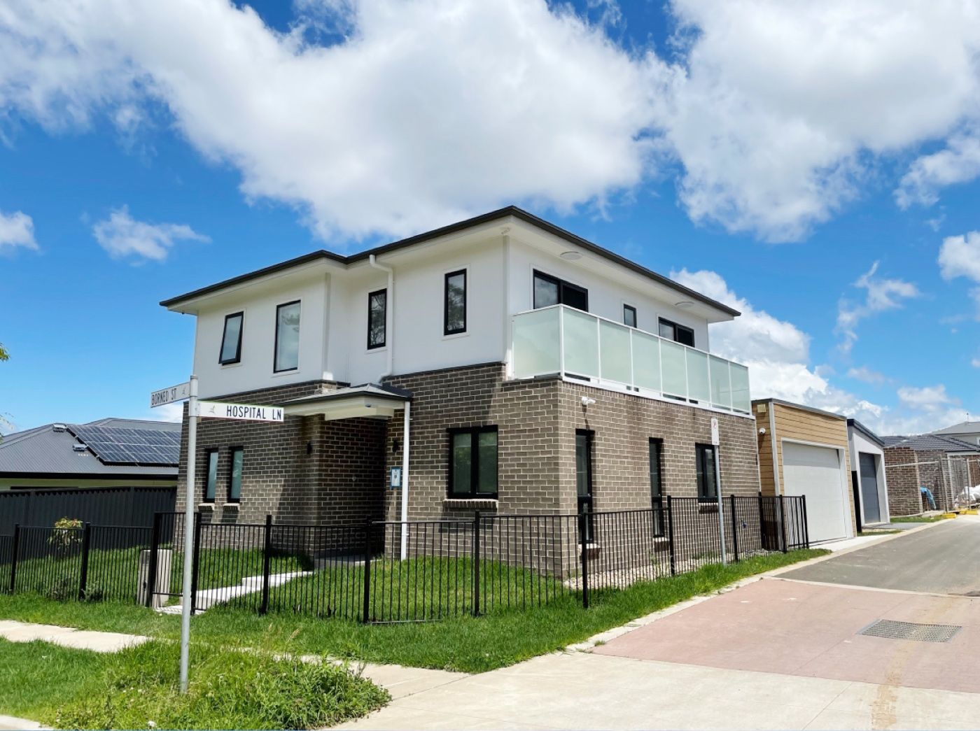 4 bedrooms House in 32 Borneo St BARDIA NSW, 2565