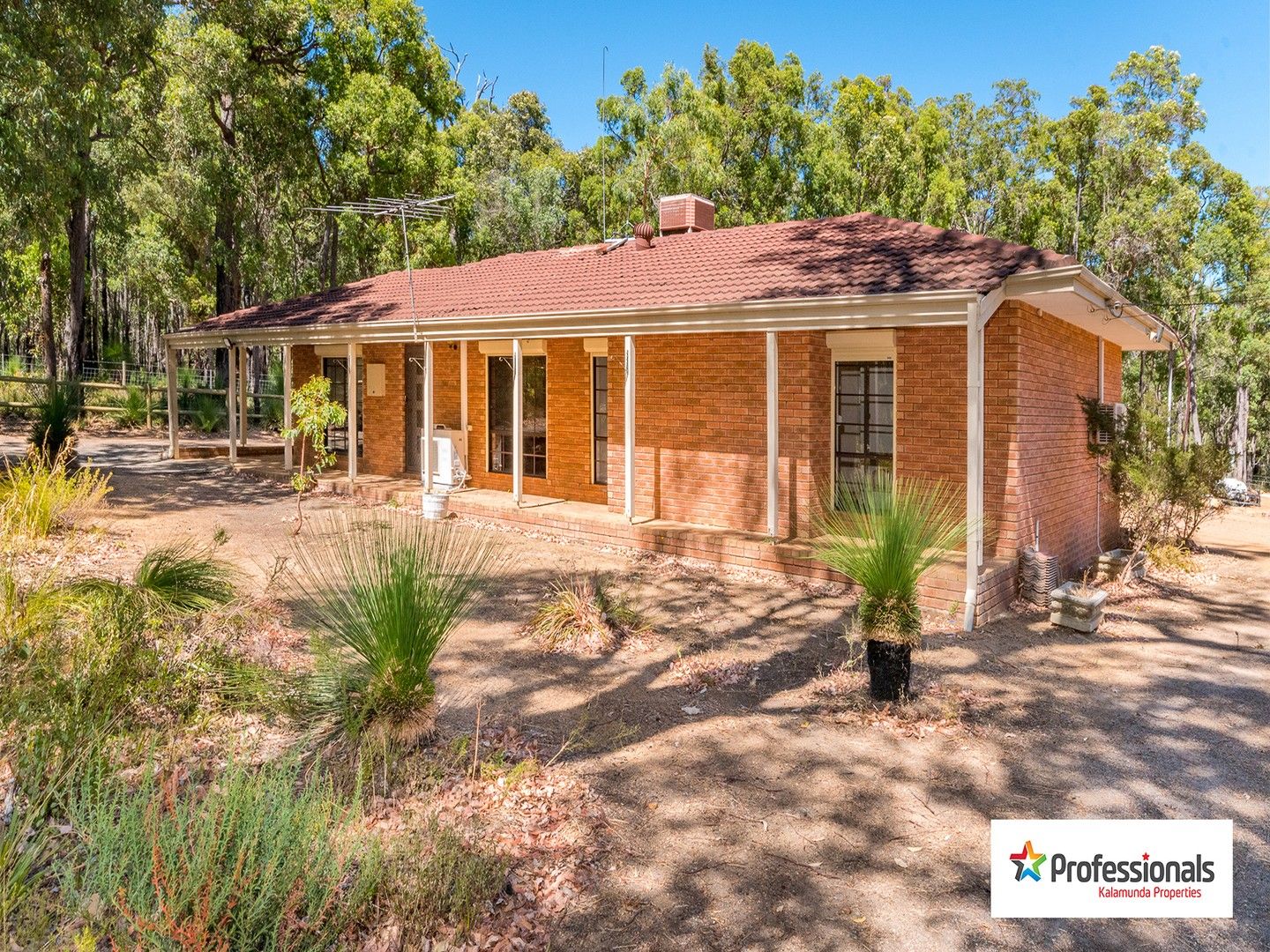 3 bedrooms House in 12 Gardiner Road KARRAGULLEN WA, 6111