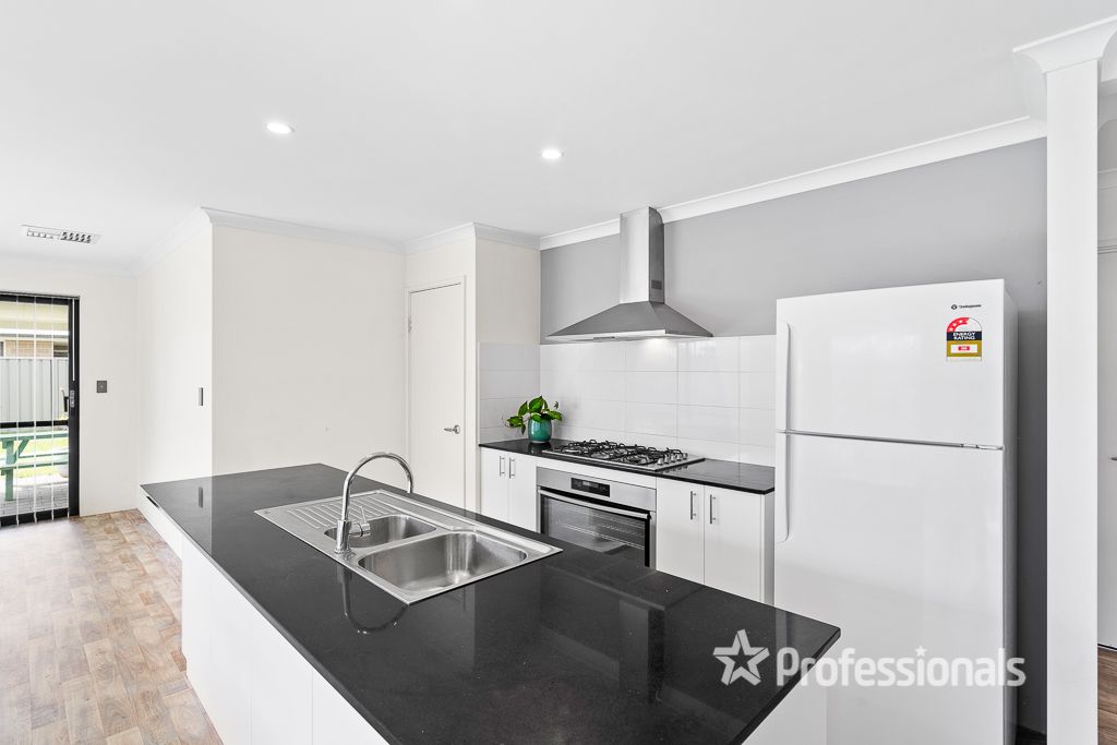 120 Napoleon Promenade, Kealy WA 6280, Image 2