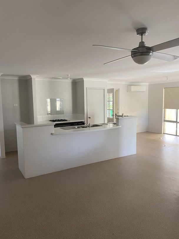 4 bedrooms House in 17 Ballarat Court EATON WA, 6232