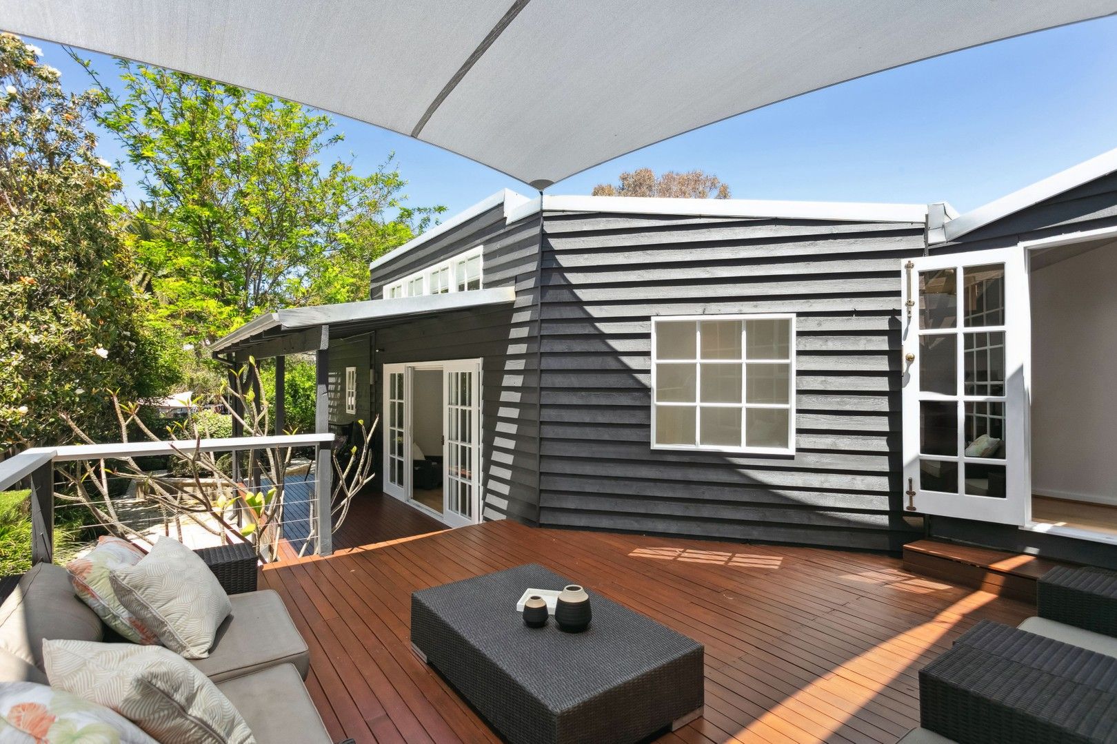 3 bedrooms House in 6 Winifred Street MOSMAN PARK WA, 6012
