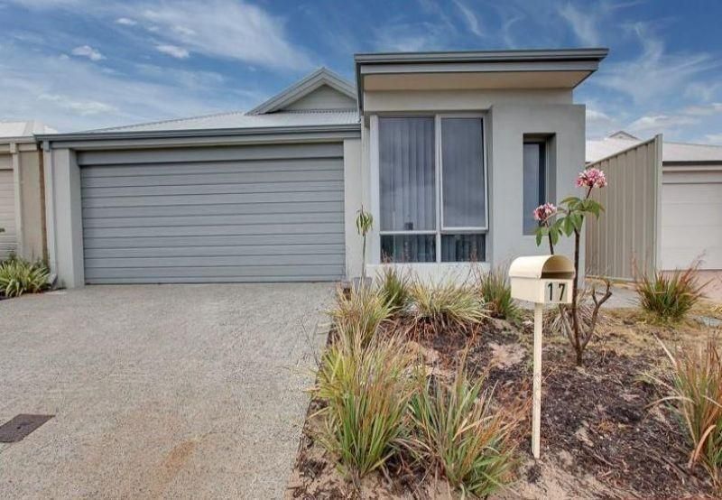 3 bedrooms House in 17 Ettrick Way GOLDEN BAY WA, 6174