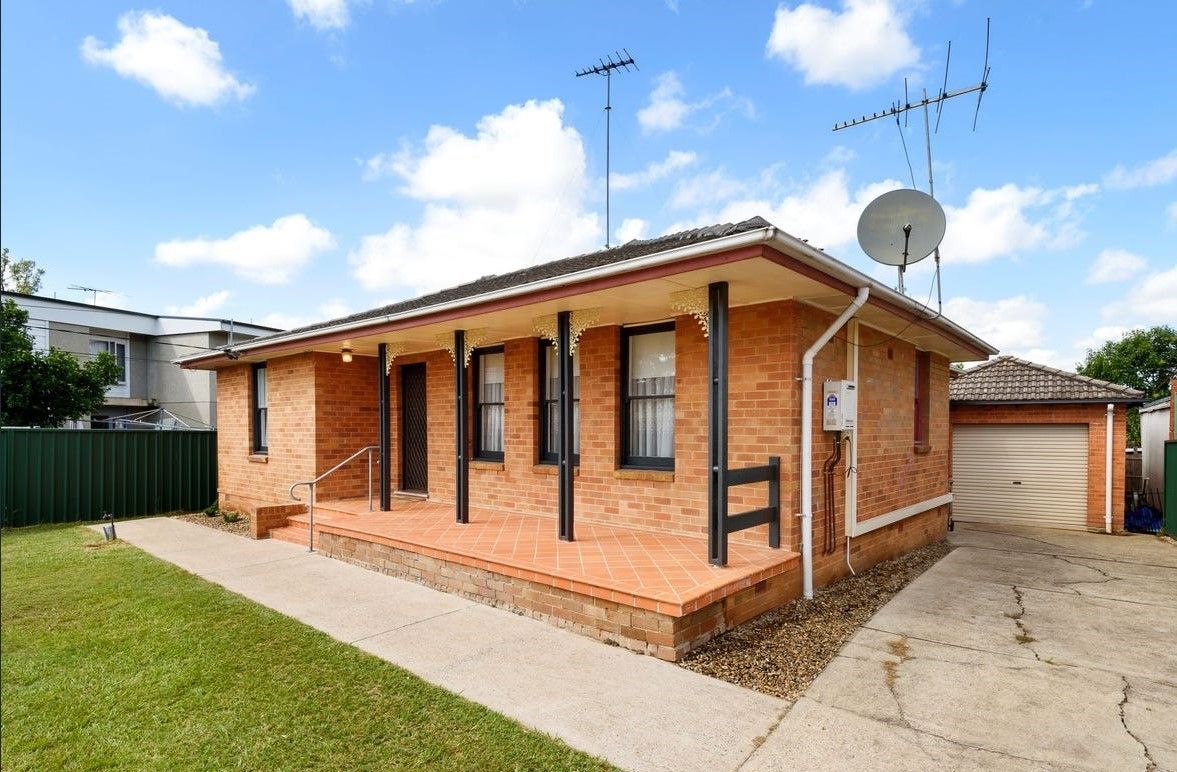3 bedrooms House in 44 Kurama Crescent WHALAN NSW, 2770