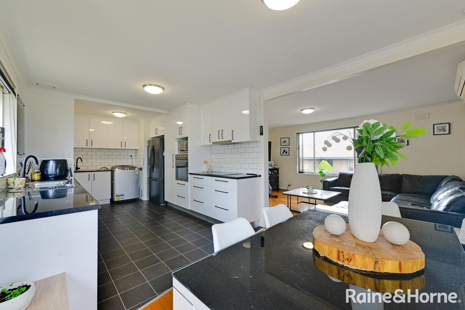 9 Long Court, Herdsmans Cove TAS 7030, Image 2