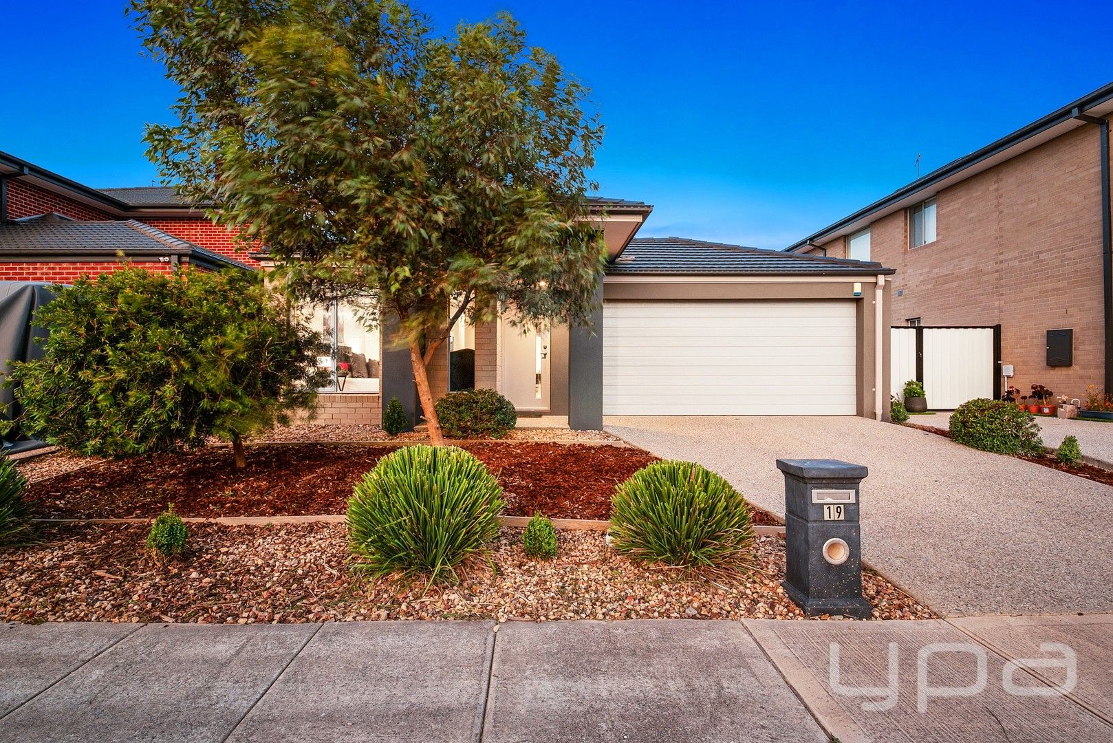 4 bedrooms House in 19 Forum Way POINT COOK VIC, 3030