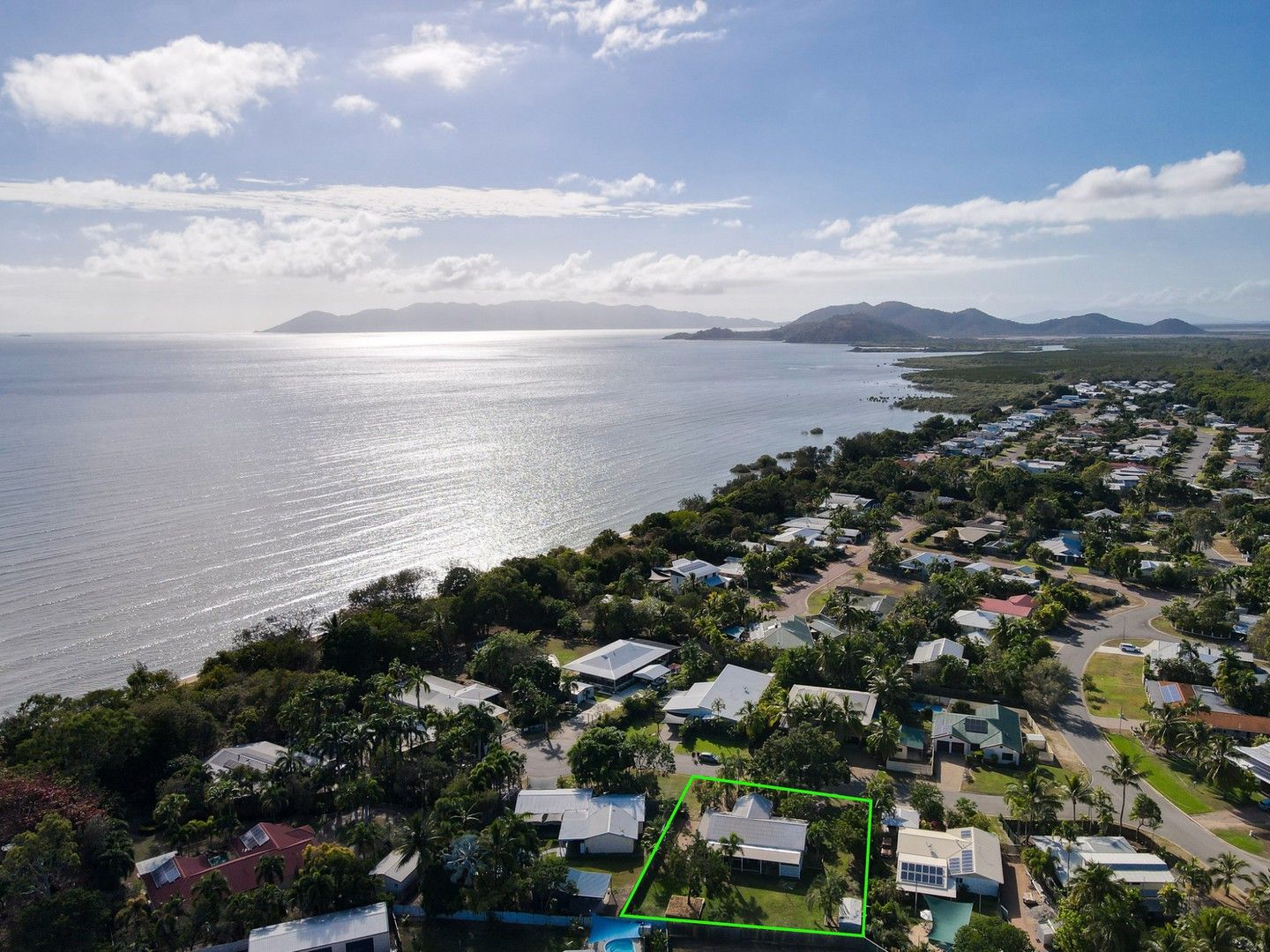 3 bedrooms House in 3 Anamari Court BUSHLAND BEACH QLD, 4818