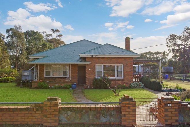 Picture of 10 Station Street, GLENTHOMPSON VIC 3293