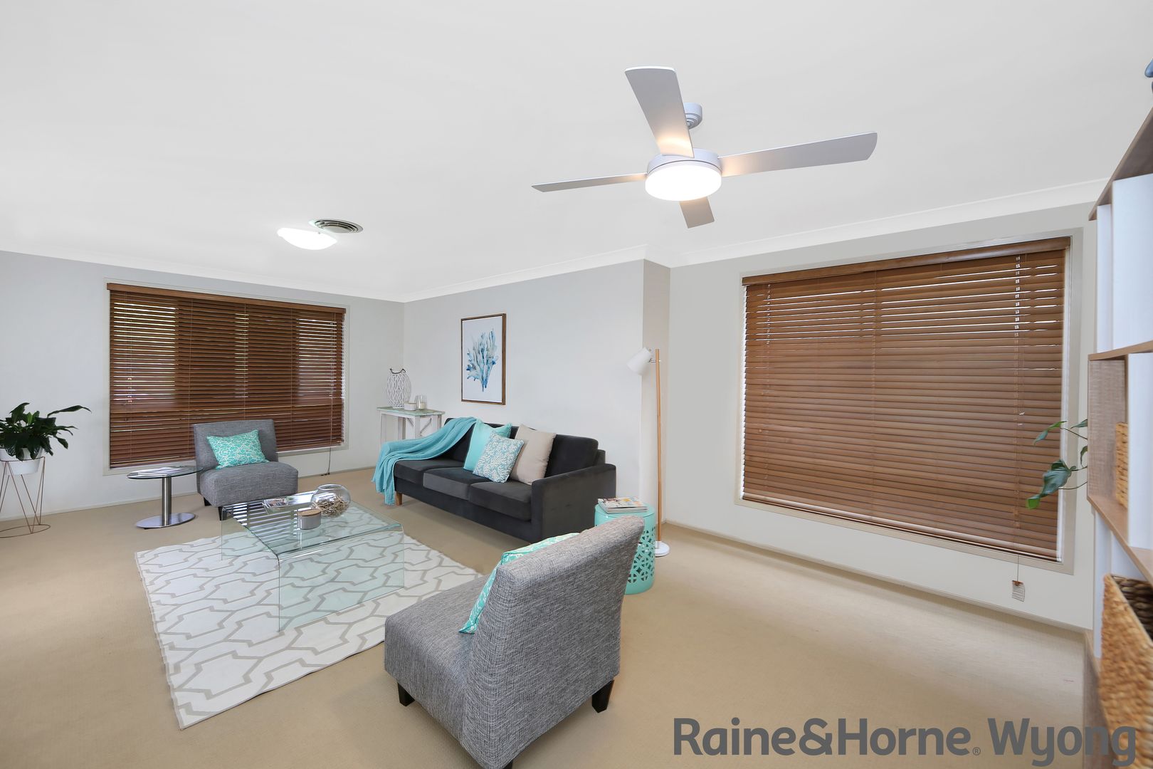 8 Waterside Drive, Woongarrah NSW 2259, Image 2