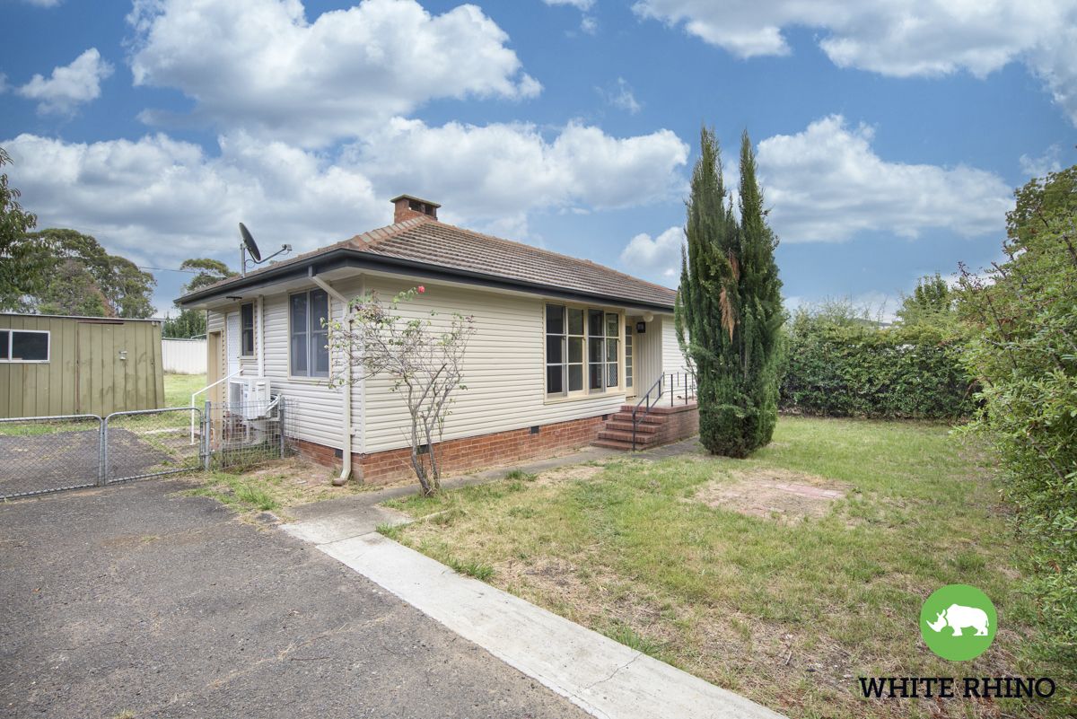 3 bedrooms House in 9 Loch Street YARRALUMLA ACT, 2600