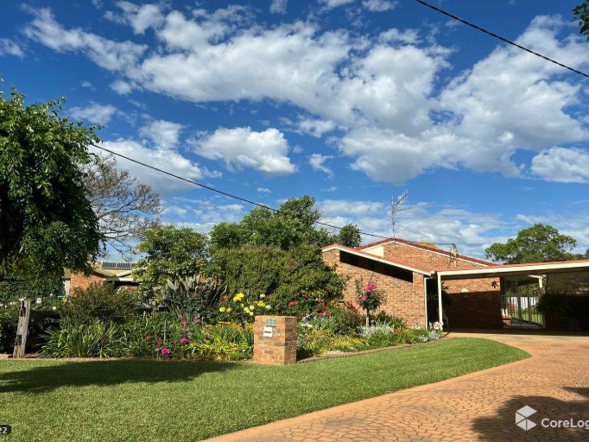 4 bedrooms House in 125 Moss Avenue NARROMINE NSW, 2821