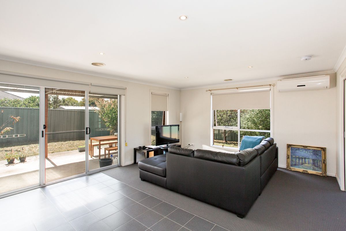 73 Faversham Avenue, Lake Gardens VIC 3355 House For Rent 470 Domain