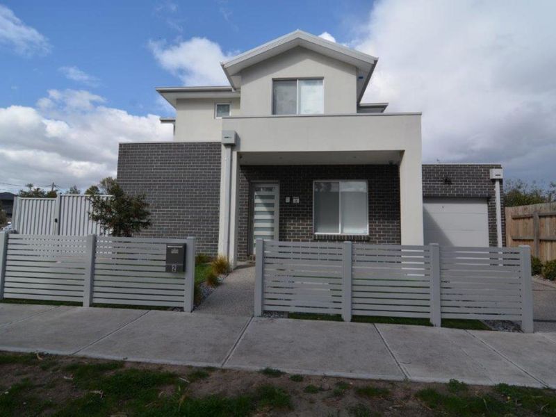 3 bedrooms Townhouse in 2 Azalea Avenue BROOKLYN VIC, 3012