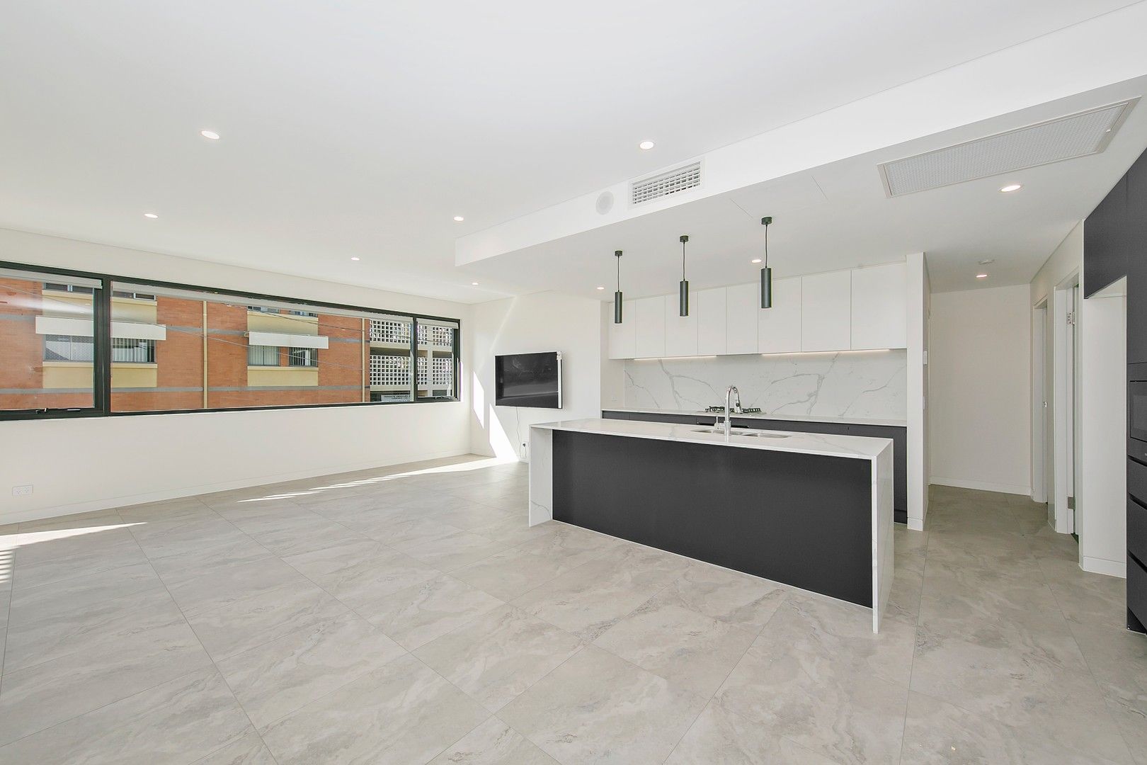 3 bedrooms Apartment / Unit / Flat in 2/98 River Terrace KANGAROO POINT QLD, 4169