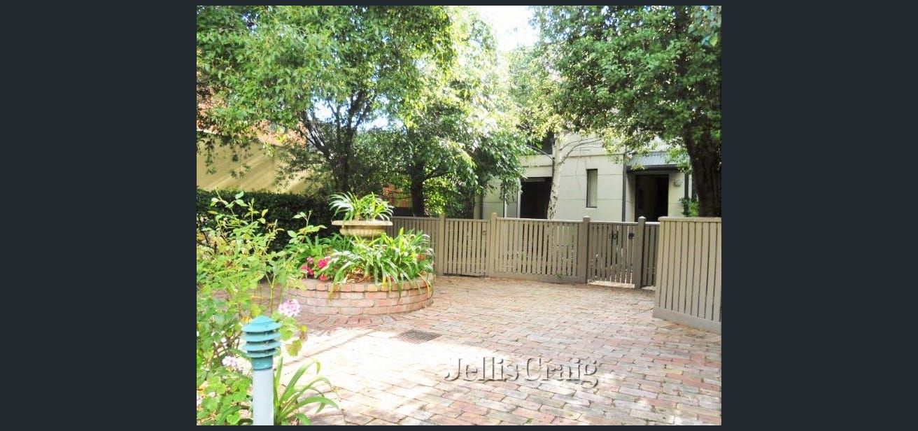 3 bedrooms Townhouse in 9/58 Wattletree Road ARMADALE VIC, 3143