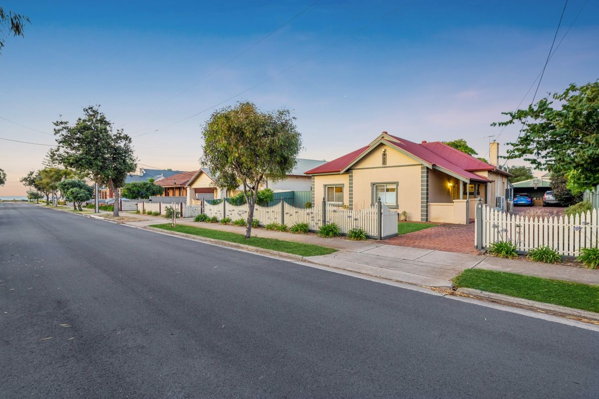 4 bedrooms House in 19 Kalgoorlie Road LARGS BAY SA, 5016