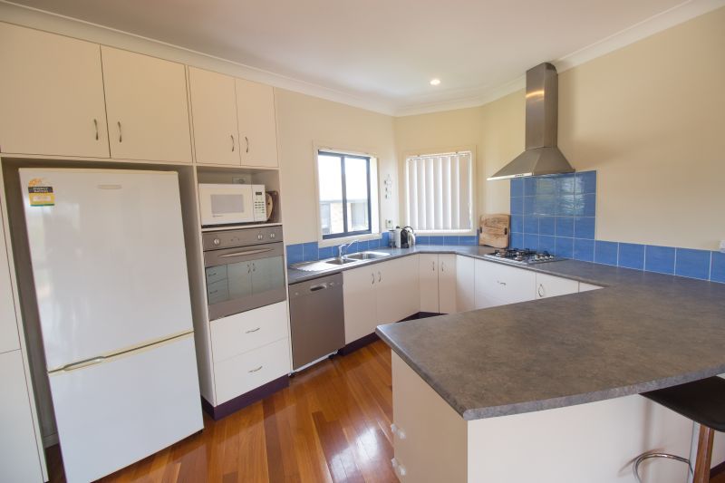 2/13 Glen Court, Black Head NSW 2430, Image 2