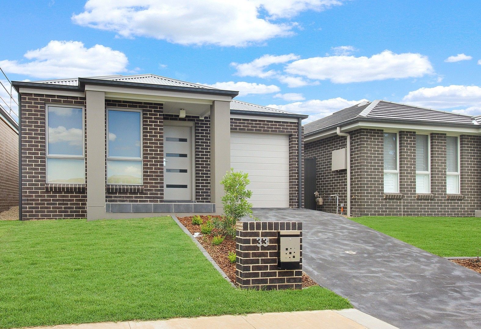 3 bedrooms House in 33 Minnamurra Drive GREGORY HILLS NSW, 2557