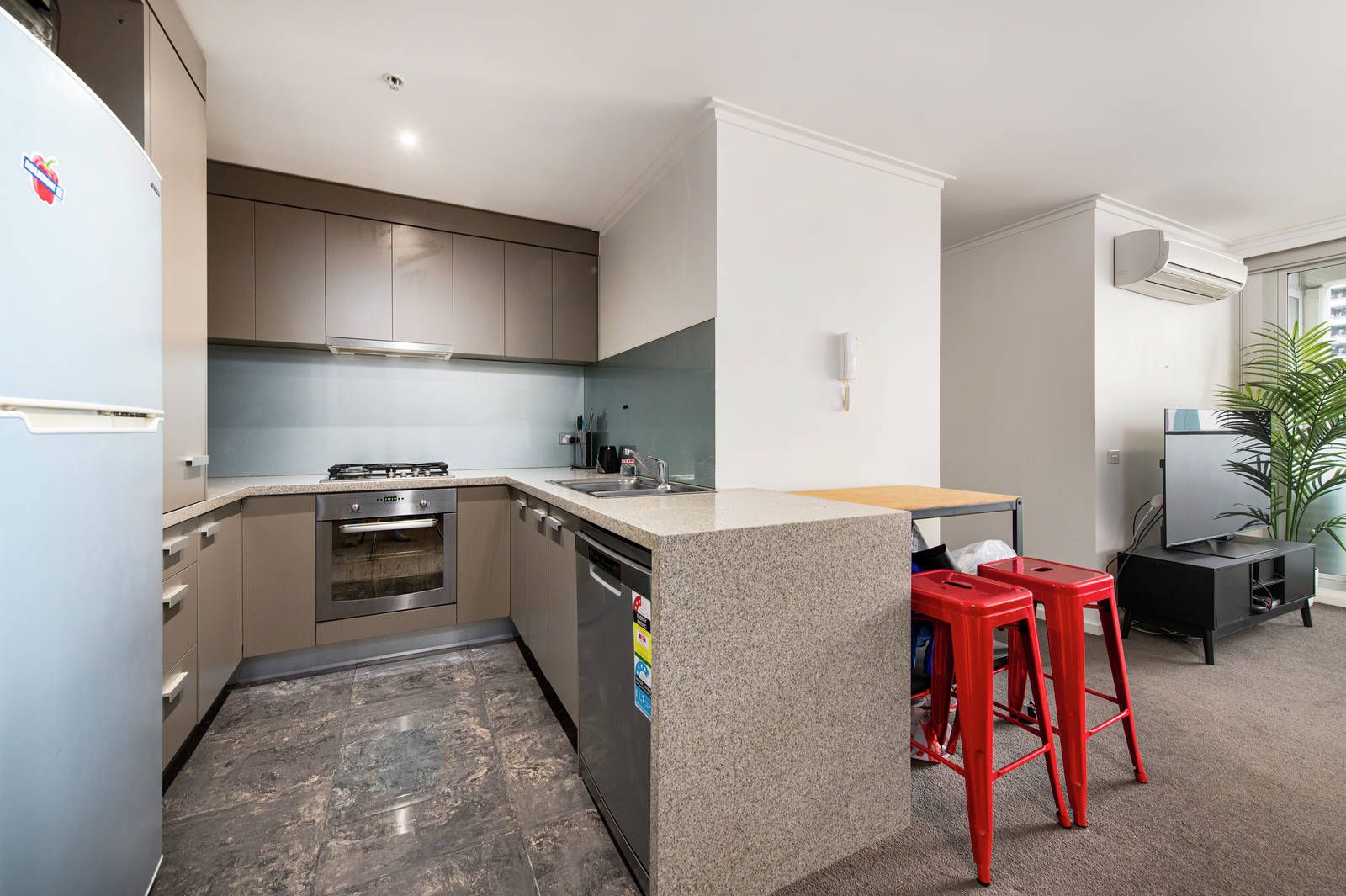 1004/58 Jeffcott Street, West Melbourne VIC 3003, Image 2