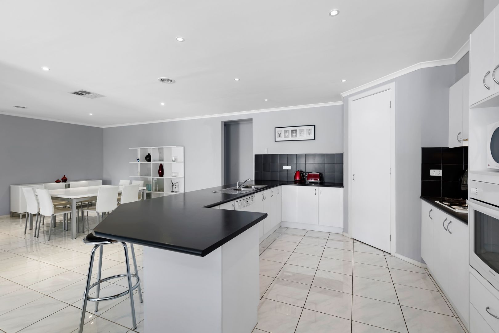 20 Granite Outlook, Epping VIC 3076, Image 2