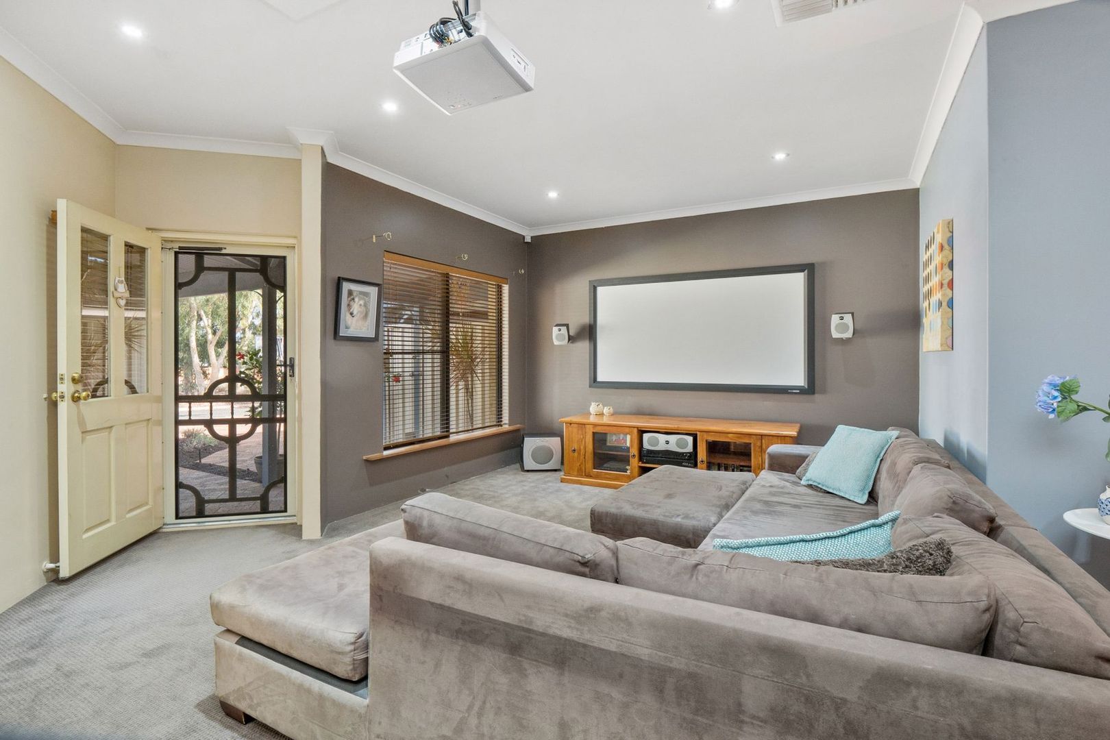 23 Carwoola Circle, Carramar WA 6031, Image 1