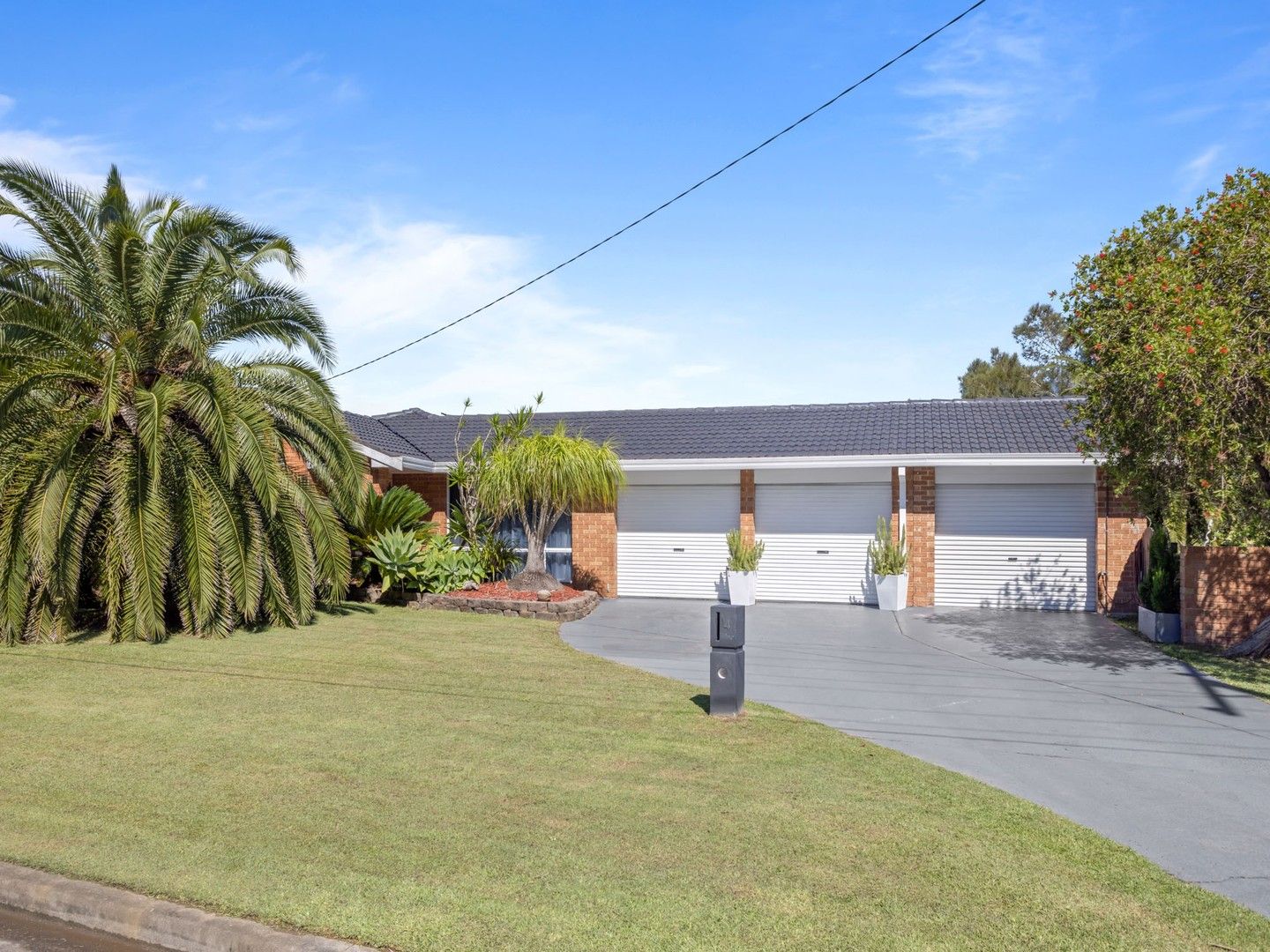 4 bedrooms House in 4 Irwan Street SARATOGA NSW, 2251