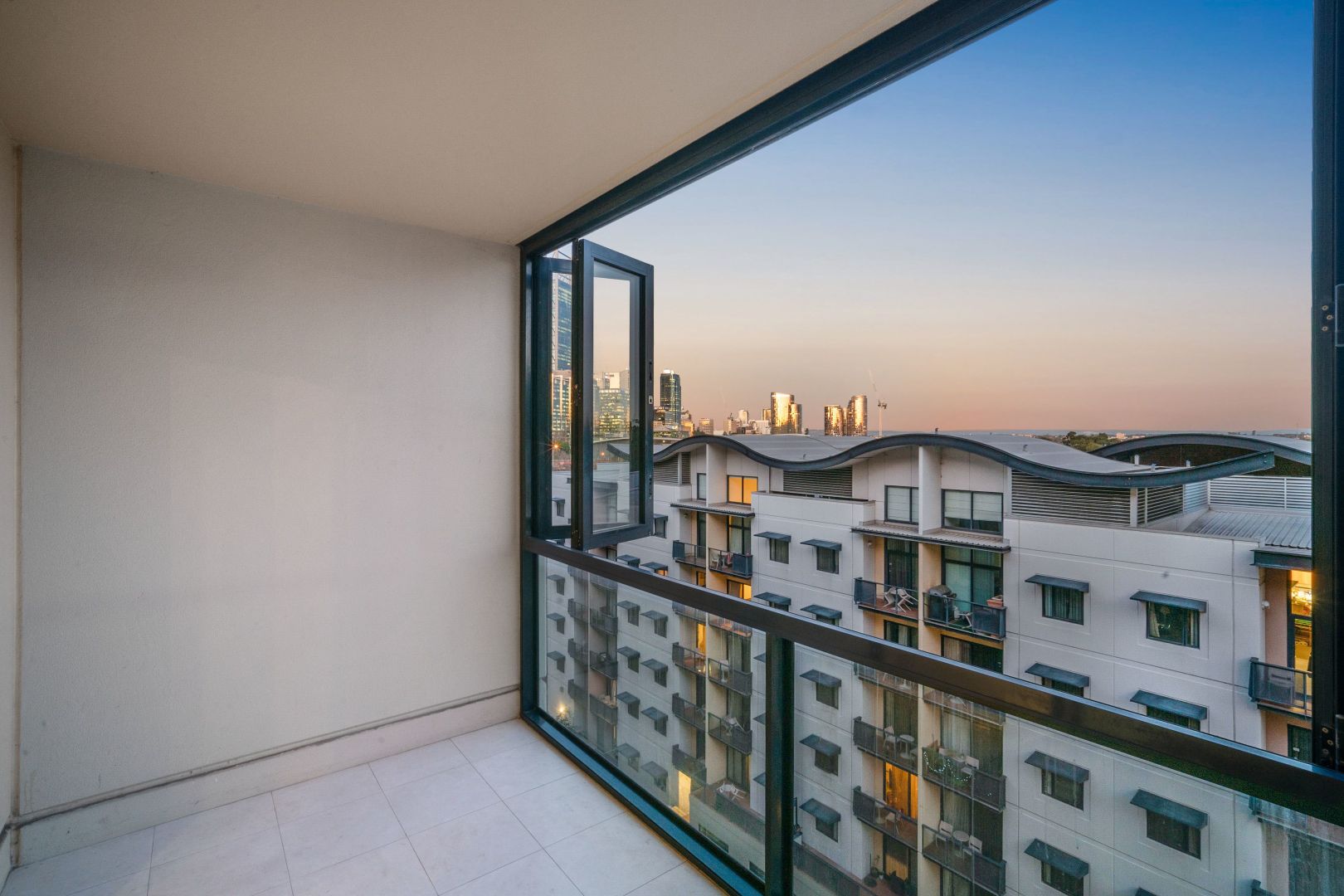 62/128 Mounts Bay Road, Perth WA 6000, Image 1