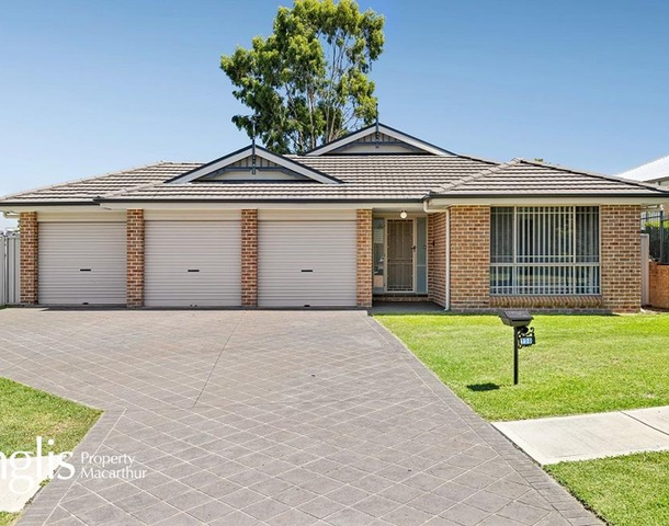 130 Holdsworth Drive, Mount Annan NSW 2567