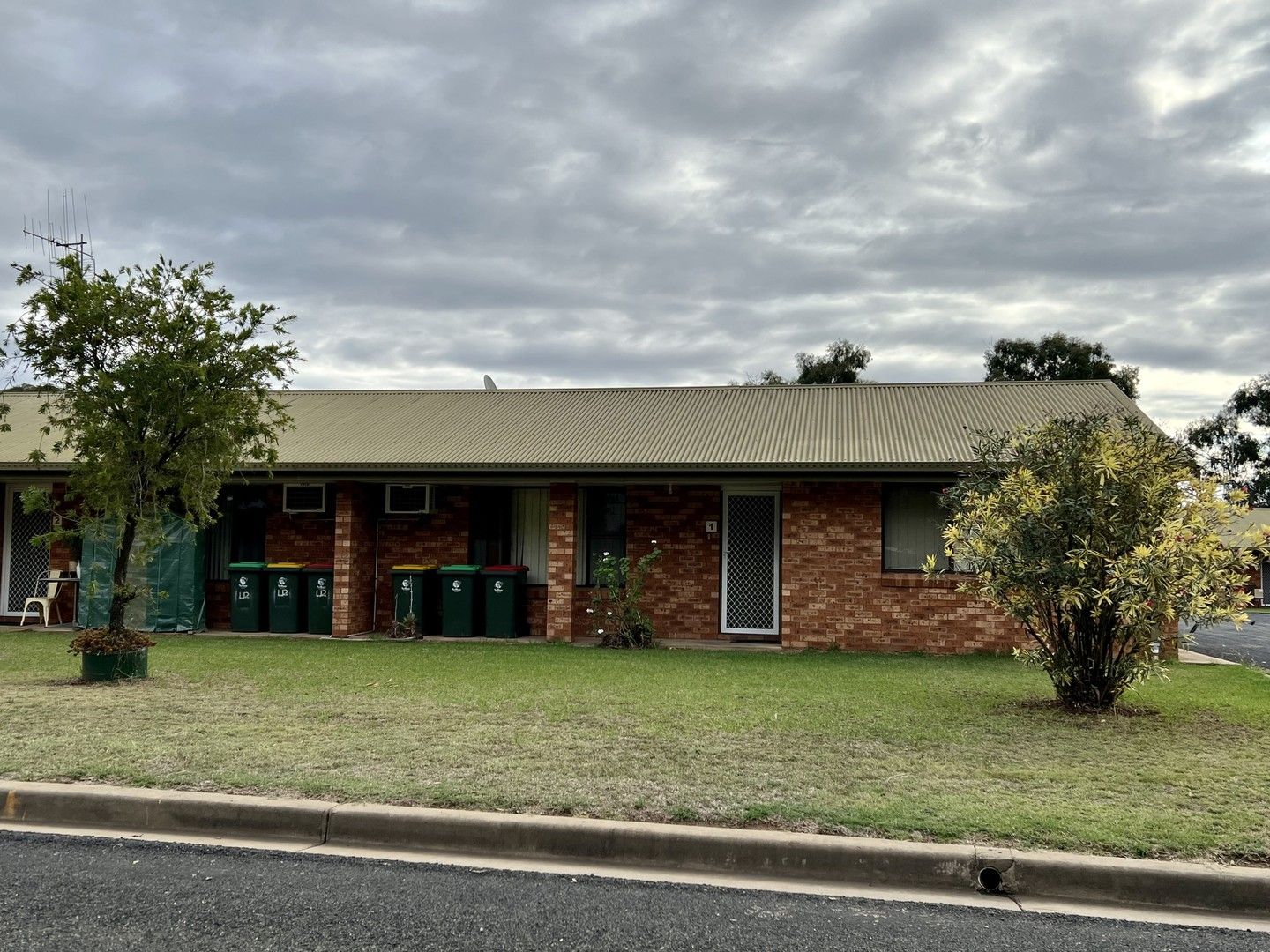 2 bedrooms Apartment / Unit / Flat in 1/58-60 Forbes Road PARKES NSW, 2870