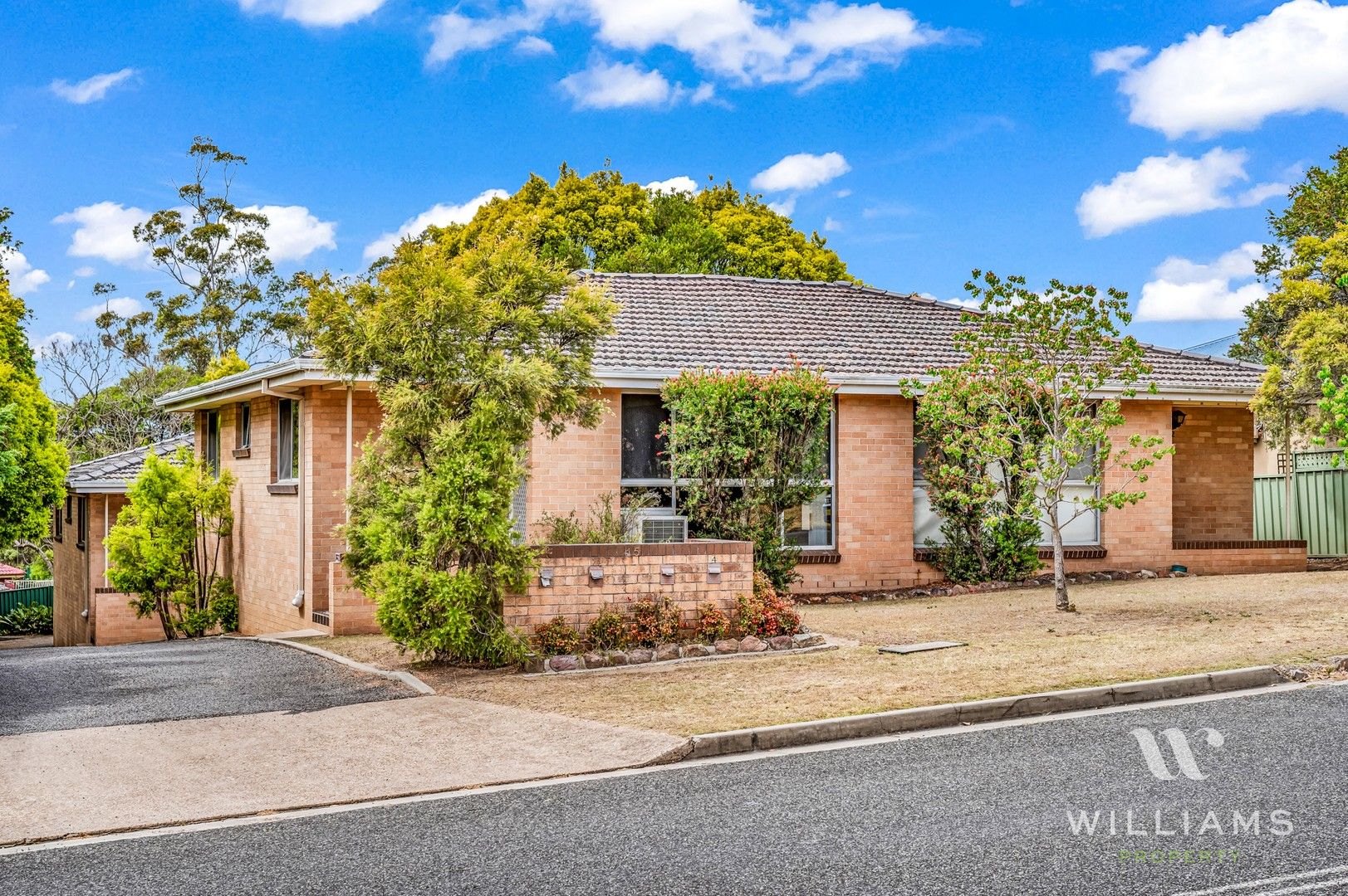 8 bedrooms Block of Units in 15 Willcox Avenue SINGLETON NSW, 2330