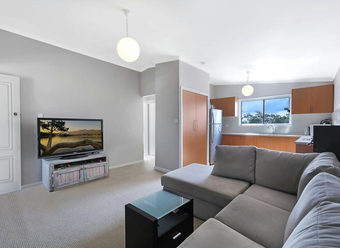 14 Griffith Street, Mannering Park NSW 2259, Image 1