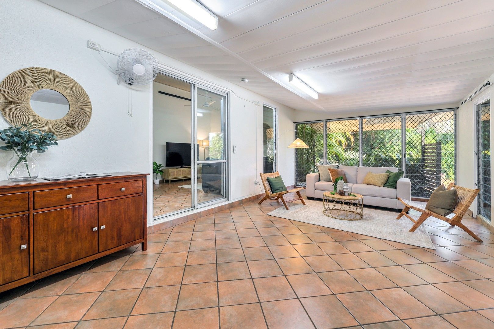 5 bedrooms House in 40 Tennison Crescent ANULA NT, 0812