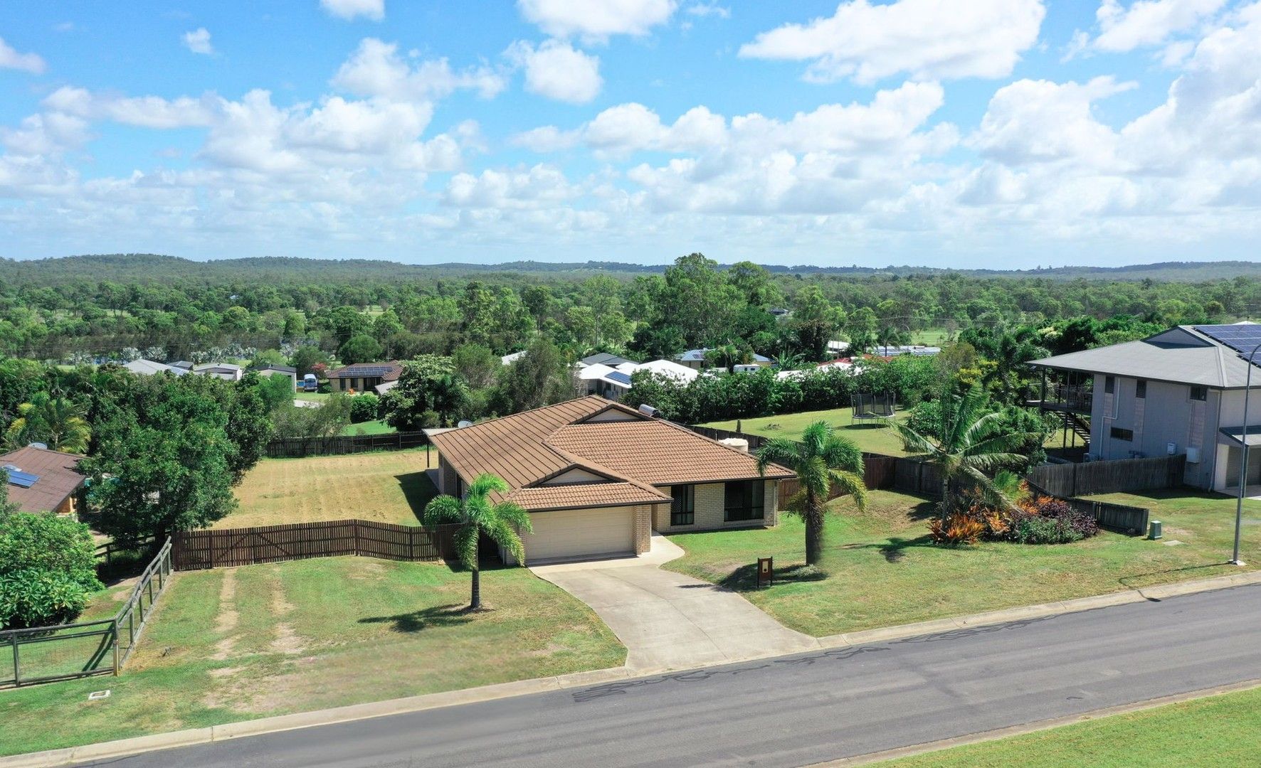 4 bedrooms House in 55-57 Parview Dr CRAIGNISH QLD, 4655
