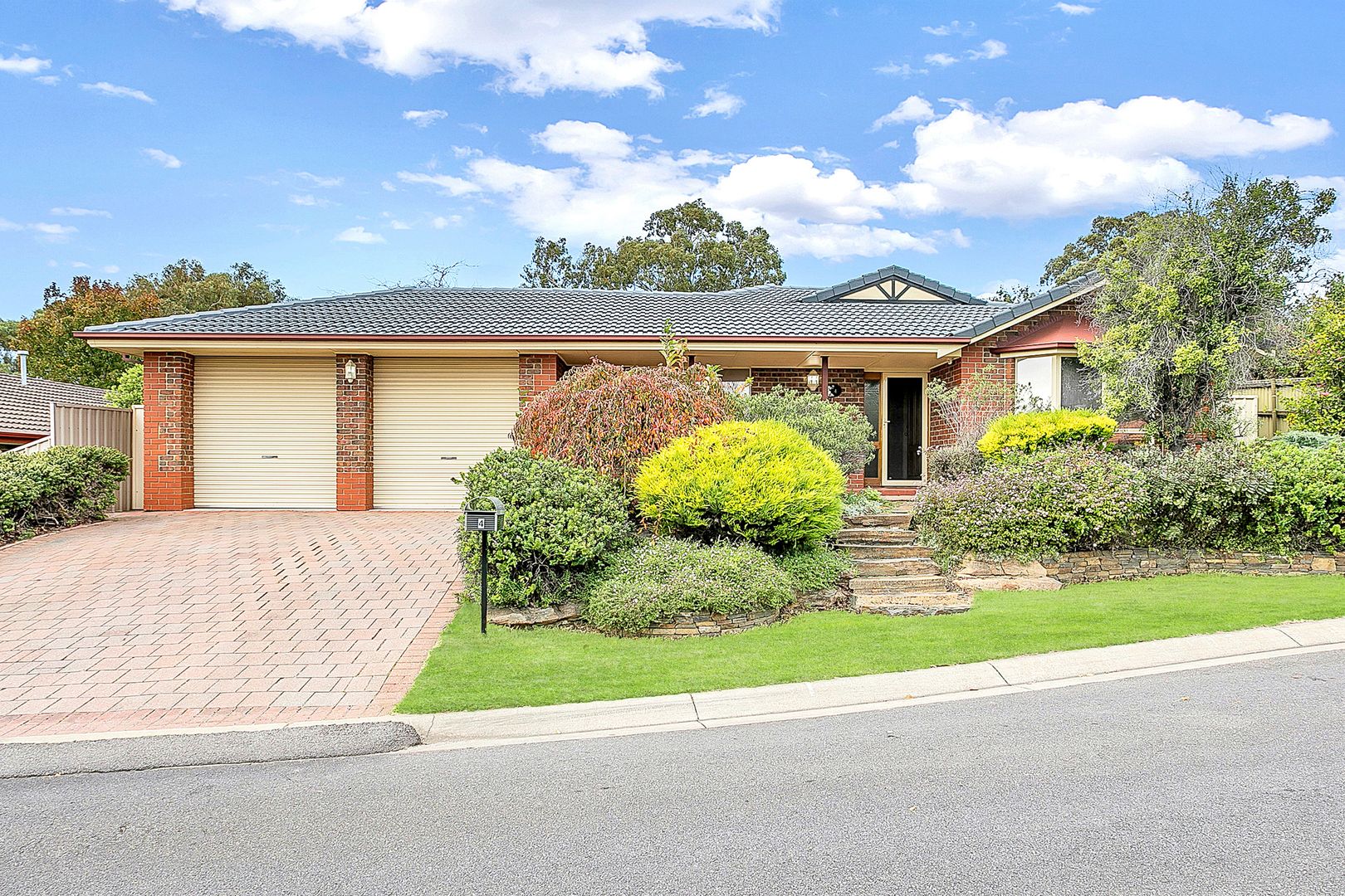 4 Jordan Court, Aberfoyle Park SA 5159, Image 2