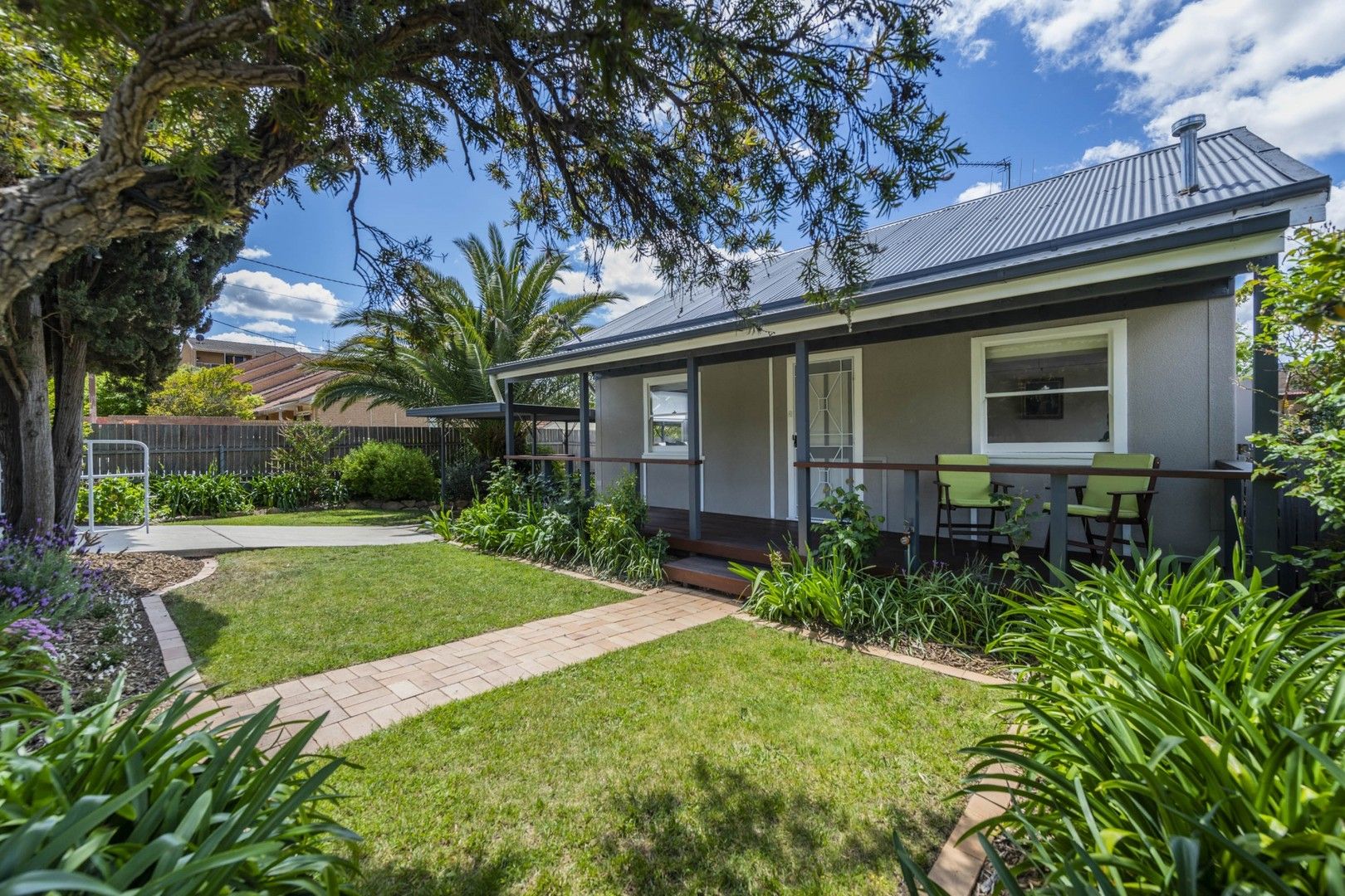 2 bedrooms House in 42 Ross Road QUEANBEYAN NSW, 2620