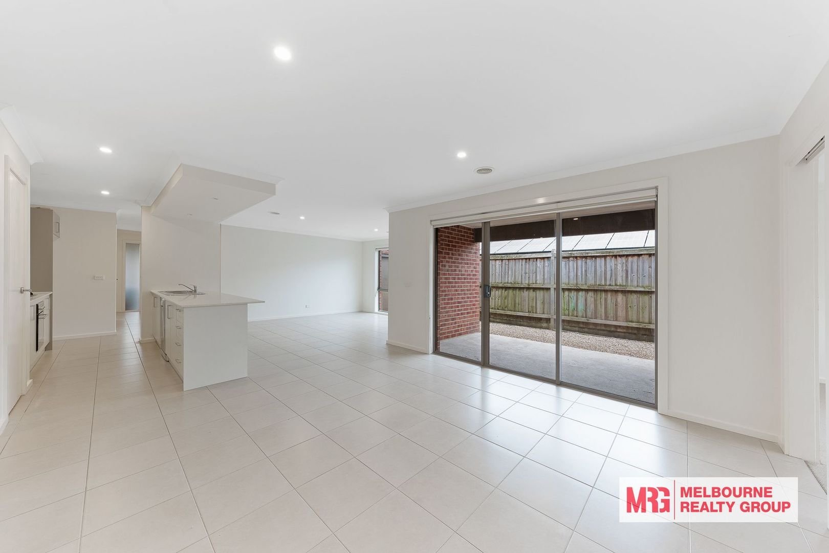 15 Homebush Avenue, Cranbourne East VIC 3977, Image 2