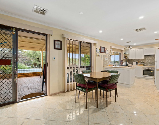 8 Vaucluse Drive, Happy Valley SA 5159