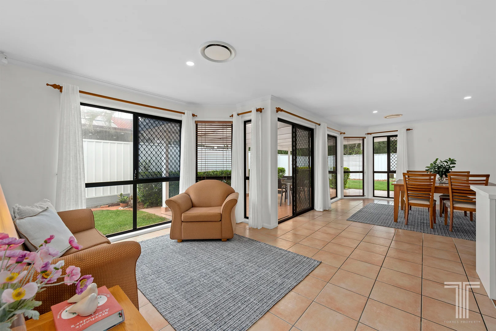 Additional image 5 of 6 Coventry Cct, Carindale QLD 4152