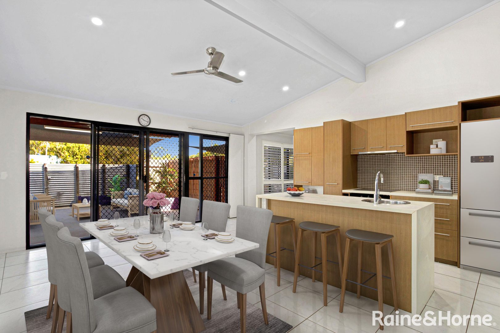 2/31 Pacific Drive, Blacks Beach QLD 4740, Image 2