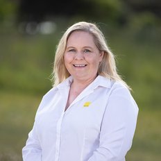 Ray White Armidale - Rebecca Poulter