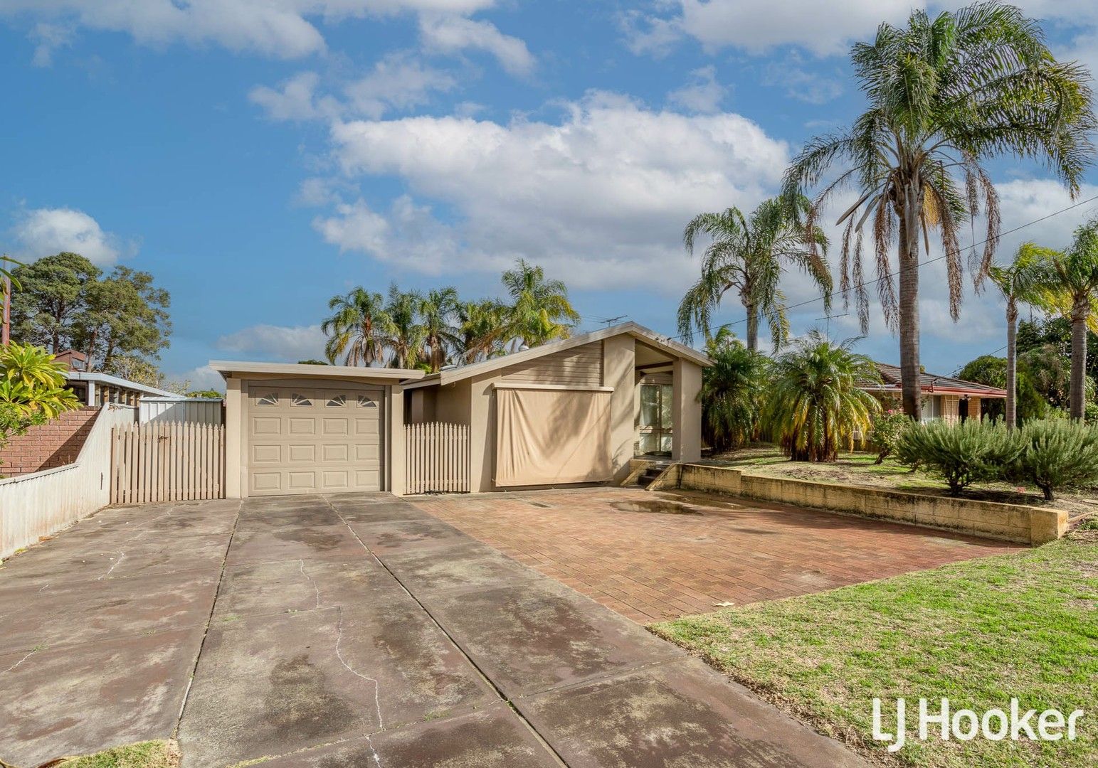 3 bedrooms House in 27 Shelburn Road THORNLIE WA, 6108