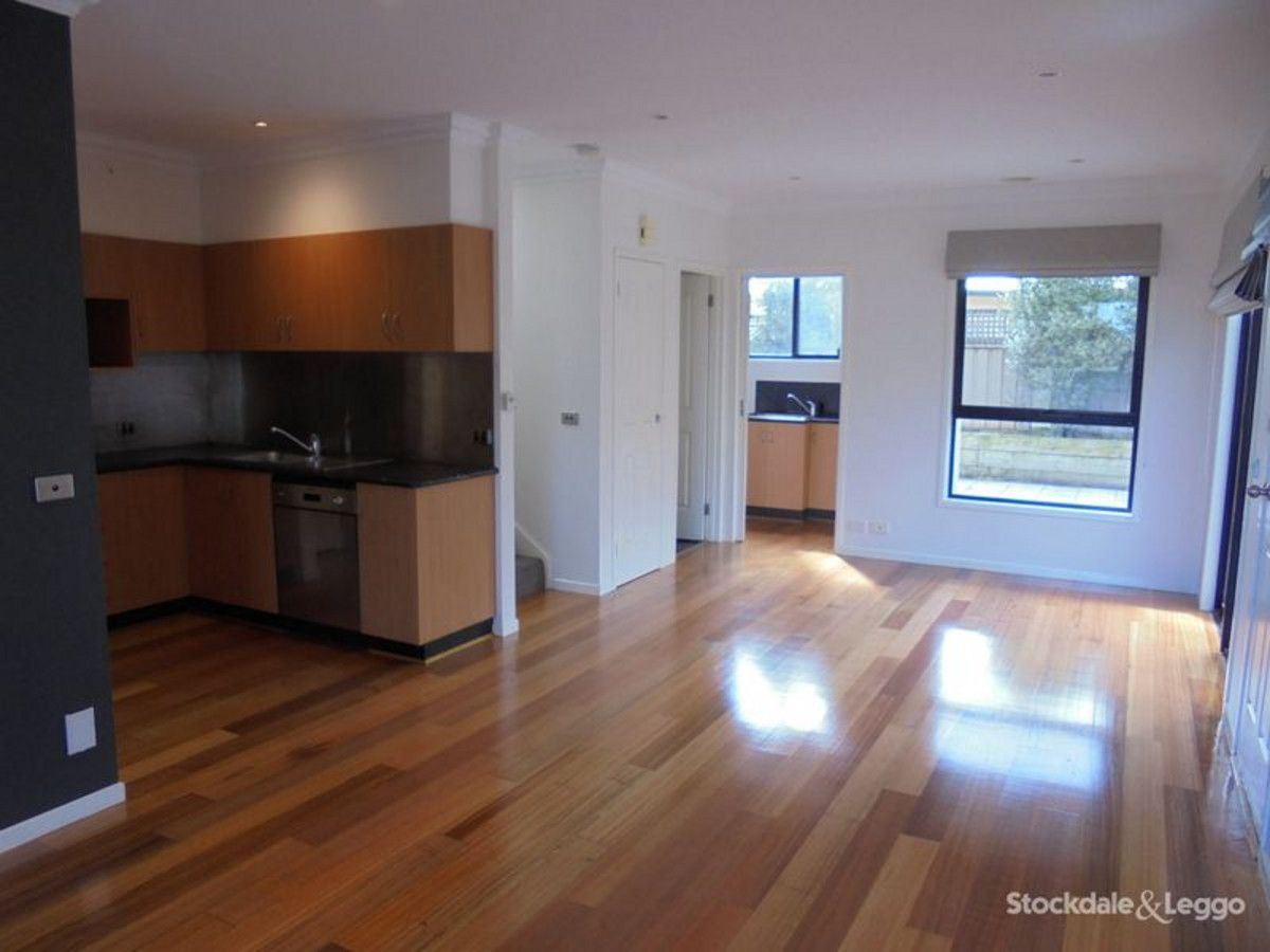 18 Bayview Terrace, Warrnambool VIC 3280 Townhouse For Rent Domain