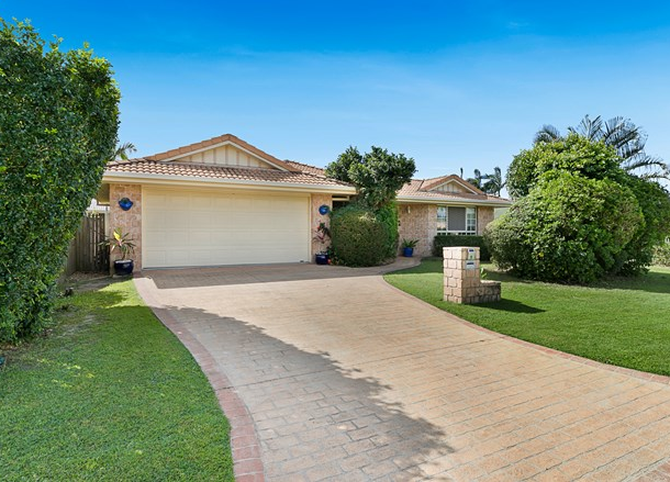 19 Banstead Street, Birkdale QLD 4159