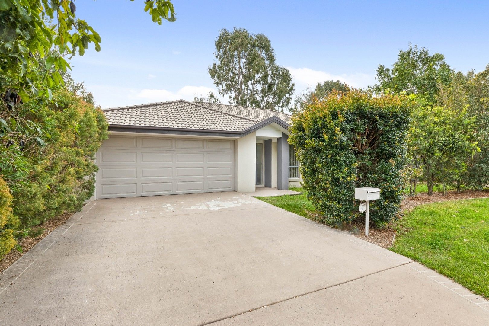 4 bedrooms House in 4 Leeding Court BRACKEN RIDGE QLD, 4017