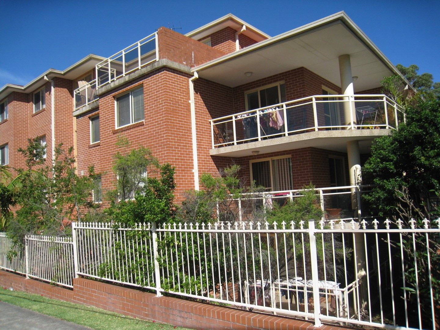 3 bedrooms Apartment / Unit / Flat in 6/95-97 Dora Street HURSTVILLE NSW, 2220